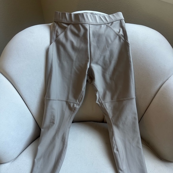 Alo Airlift 4 Pocket Pant Beige, Medium - Picture 2 of 3